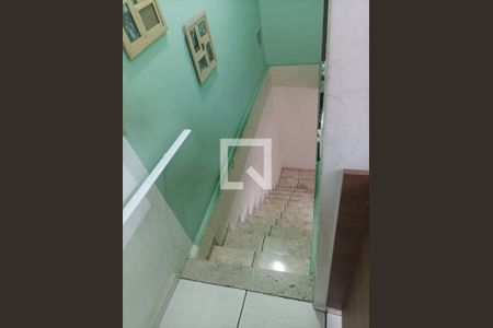 Casa à venda com 89m², 3 quartos e 1 vagaEscada quartos