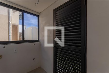 Casa de condomínio à venda com 120m², 4 quartos e 2 vagas Casa de condomínio à venda com 120m², 4 quartos e 2 vagasÁrea de Serviço
