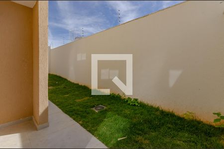 Casa de condomínio à venda com 120m², 4 quartos e 2 vagas Casa de condomínio à venda com 120m², 4 quartos e 2 vagasQuintal