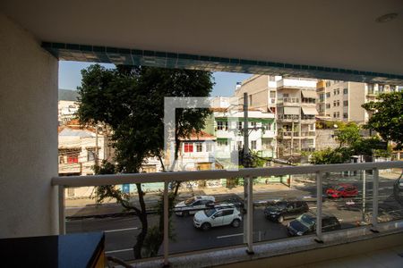 Apartamento à venda com 70m², 2 quartos e 1 vaga Apartamento à venda com 70m², 2 quartos e 1 vagaÁrea de Serviço