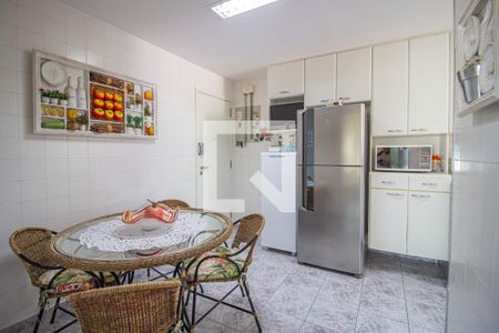 Apartamento à venda com 140m², 3 quartos e 2 vagas Apartamento à venda com 140m², 3 quartos e 2 vagasCozinha