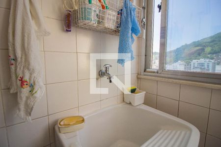 Apartamento à venda com 140m², 3 quartos e 2 vagas Apartamento à venda com 140m², 3 quartos e 2 vagasÁrea de Serviço