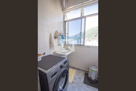 Apartamento à venda com 140m², 3 quartos e 2 vagas Apartamento à venda com 140m², 3 quartos e 2 vagasÁrea de Serviço