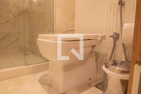 Apartamento à venda com 140m², 3 quartos e 2 vagas Apartamento à venda com 140m², 3 quartos e 2 vagasBanheiro Social 1