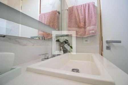 Apartamento à venda com 140m², 3 quartos e 2 vagas Apartamento à venda com 140m², 3 quartos e 2 vagasBanheiro da Suíte