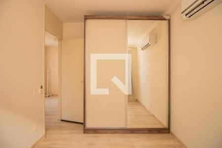 Quarto 1 de apartamento para alugar com 2 quartos, 43m² em Protásio Alves, Porto Alegre