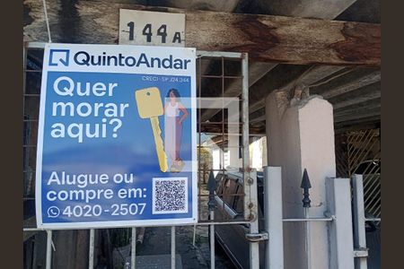 Casa à venda com 280m², 3 quartos e 3 vagas Casa à venda com 280m², 3 quartos e 3 vagasFachada