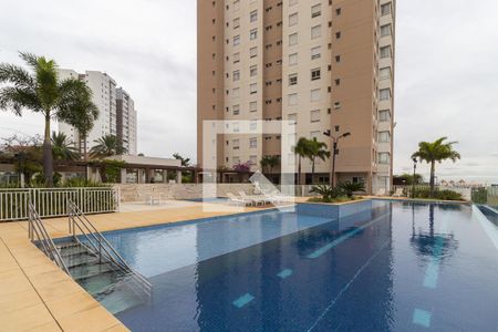 Apartamento à venda com 181m², 4 quartos e 3 vagas Apartamento à venda com 181m², 4 quartos e 3 vagasÁrea comum - Piscina
