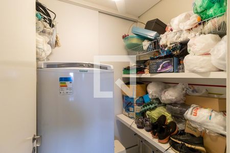 Apartamento à venda com 181m², 4 quartos e 3 vagas Apartamento à venda com 181m², 4 quartos e 3 vagasQuarto de apoio