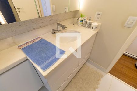 Apartamento à venda com 181m², 4 quartos e 3 vagas Apartamento à venda com 181m², 4 quartos e 3 vagasBanheiro da suíte 1