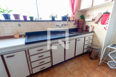 Casa à venda com 150m², 3 quartos e 2 vagasCozinha - Armários