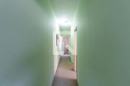 Casa à venda com 150m², 3 quartos e 2 vagasCorredor