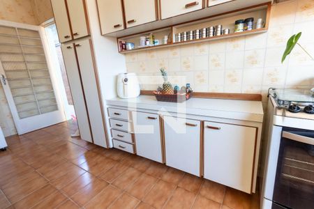 Casa à venda com 150m², 3 quartos e 2 vagasCozinha - Armários