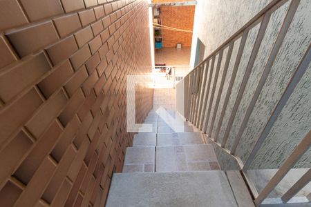 Casa à venda com 150m², 3 quartos e 2 vagasEscada