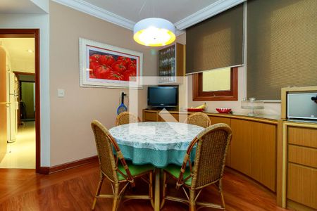 Casa de condomínio à venda com 550m², 4 quartos e 7 vagas Casa de condomínio à venda com 550m², 4 quartos e 7 vagasCopa