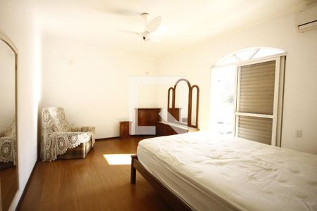 Casa à venda com 260m², 3 quartos e 3 vagasSuíte