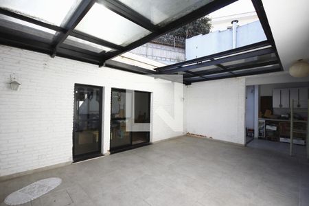 Casa à venda com 260m², 3 quartos e 3 vagasQuintal