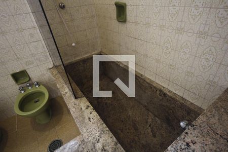 Casa à venda com 260m², 3 quartos e 3 vagasSuíte