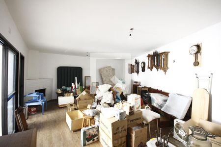 Casa à venda com 260m², 3 quartos e 3 vagasQuarto Fundos