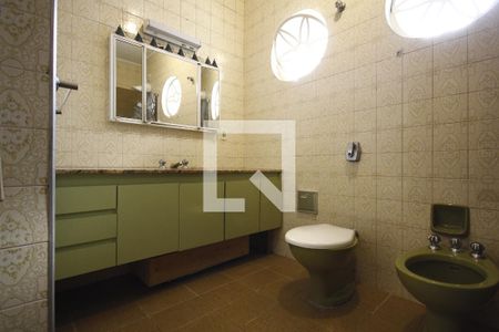 Casa à venda com 260m², 3 quartos e 3 vagasSuíte