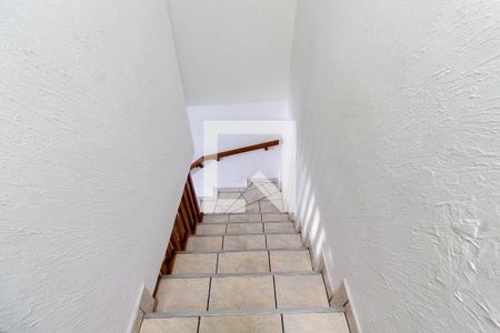 Casa à venda com 70m², 2 quartos e 1 vagaEscada