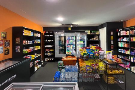 Studio à venda com 27m², 1 quarto e 1 vaga Studio à venda com 27m², 1 quarto e 1 vagaMercado 2