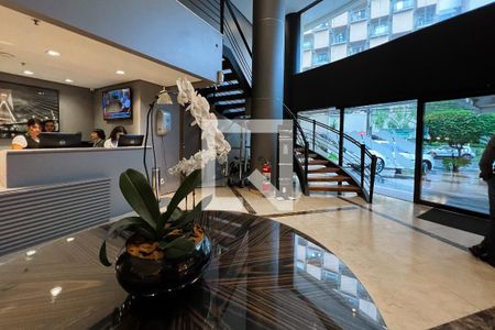 Studio à venda com 27m², 1 quarto e 1 vaga Studio à venda com 27m², 1 quarto e 1 vagaHall