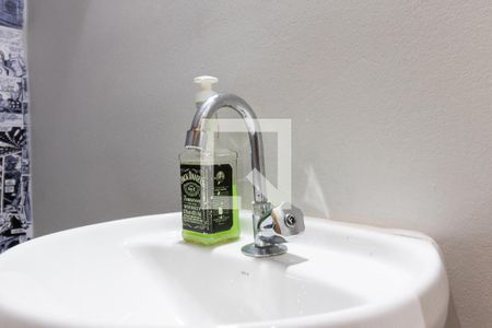 Casa de condomínio à venda com 60m², 2 quartos e 1 vagaBanheiro - torneira