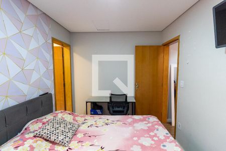 Casa de condomínio à venda com 60m², 2 quartos e 1 vagaQuarto Suíte