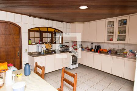 Casa à venda com 330m², 3 quartos e 3 vagasCozinha