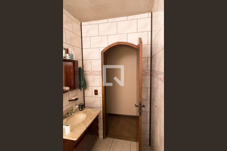 Casa à venda com 330m², 3 quartos e 3 vagasBanheiro Social