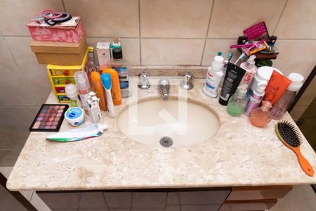 Casa à venda com 330m², 3 quartos e 3 vagasBanheiro da Suíte