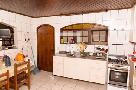 Casa à venda com 330m², 3 quartos e 3 vagasCozinha