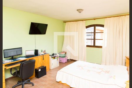 Casa à venda com 330m², 3 quartos e 3 vagasQuarto Suíte