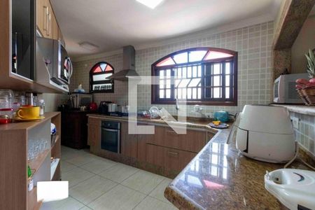 Casa à venda com 280m², 4 quartos e 6 vagas