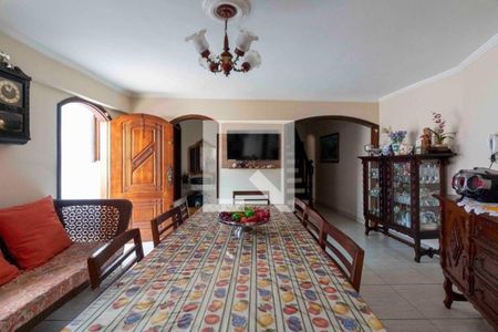 Casa à venda com 280m², 4 quartos e 6 vagas