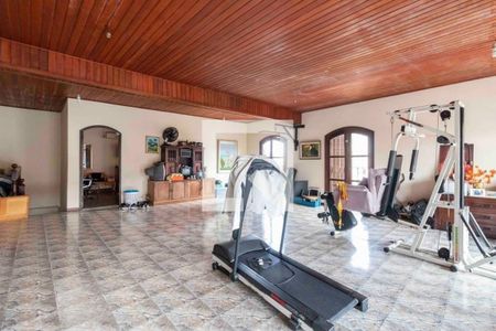 Casa à venda com 280m², 4 quartos e 6 vagas