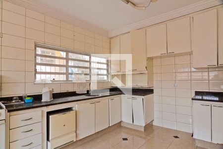 Casa à venda com 229m², 3 quartos e 2 vagas Casa à venda com 229m², 3 quartos e 2 vagasCozinha