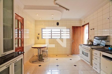 Casa à venda com 229m², 3 quartos e 2 vagas Casa à venda com 229m², 3 quartos e 2 vagasCozinha