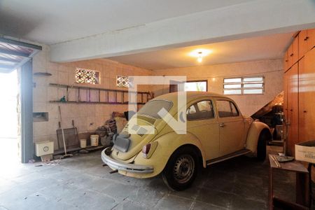 Casa à venda com 229m², 3 quartos e 2 vagas Casa à venda com 229m², 3 quartos e 2 vagasGaragem