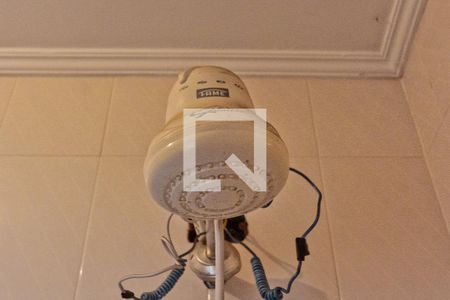 Casa à venda com 229m², 3 quartos e 2 vagas Casa à venda com 229m², 3 quartos e 2 vagasEdícula - banheiro