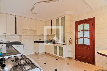 Casa à venda com 229m², 3 quartos e 2 vagas Casa à venda com 229m², 3 quartos e 2 vagasCozinha