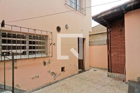 Casa à venda com 229m², 3 quartos e 2 vagas Casa à venda com 229m², 3 quartos e 2 vagasÁrea externa