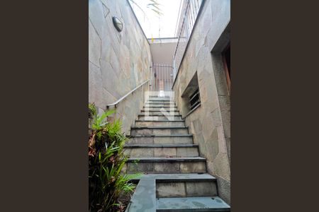 Casa à venda com 229m², 3 quartos e 2 vagas Casa à venda com 229m², 3 quartos e 2 vagasÁrea externa