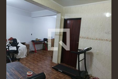 Casa à venda com 245m², 7 quartos e 1 vaga Casa à venda com 245m², 7 quartos e 1 vagaSala/Cozinha