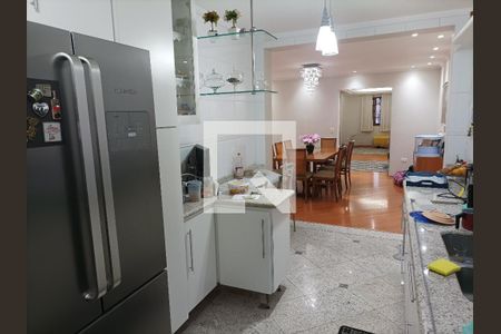 Casa à venda com 245m², 7 quartos e 1 vaga Casa à venda com 245m², 7 quartos e 1 vagaCozinha