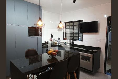 Casa à venda com 245m², 7 quartos e 1 vaga Casa à venda com 245m², 7 quartos e 1 vagaCozinha 2