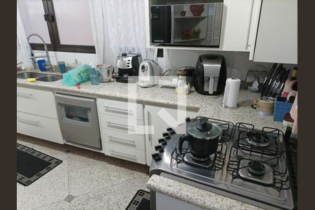 Casa à venda com 245m², 7 quartos e 1 vaga Casa à venda com 245m², 7 quartos e 1 vagaCozinha