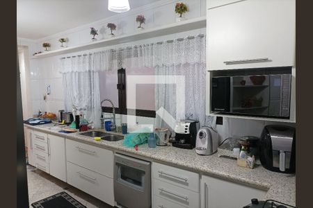 Casa à venda com 245m², 7 quartos e 1 vaga Casa à venda com 245m², 7 quartos e 1 vagaCozinha