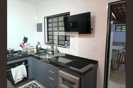 Casa à venda com 245m², 7 quartos e 1 vaga Casa à venda com 245m², 7 quartos e 1 vagaCozinha 2